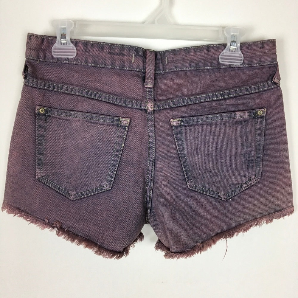 FREE PEOPLE PURPLE FRAYED HEM DISTRESSED SHORT - Picture 4 of 5